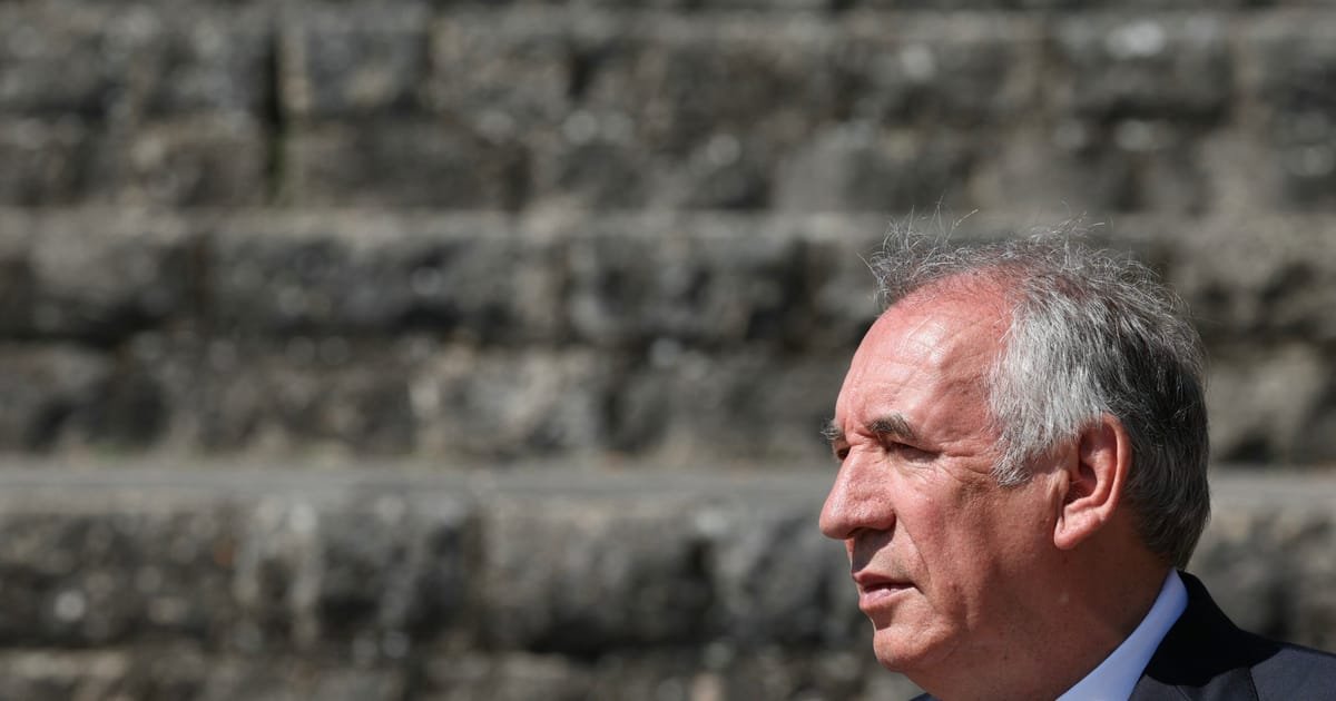 French Government Faces No-Confidence Vote Following Pension Talks Collapse