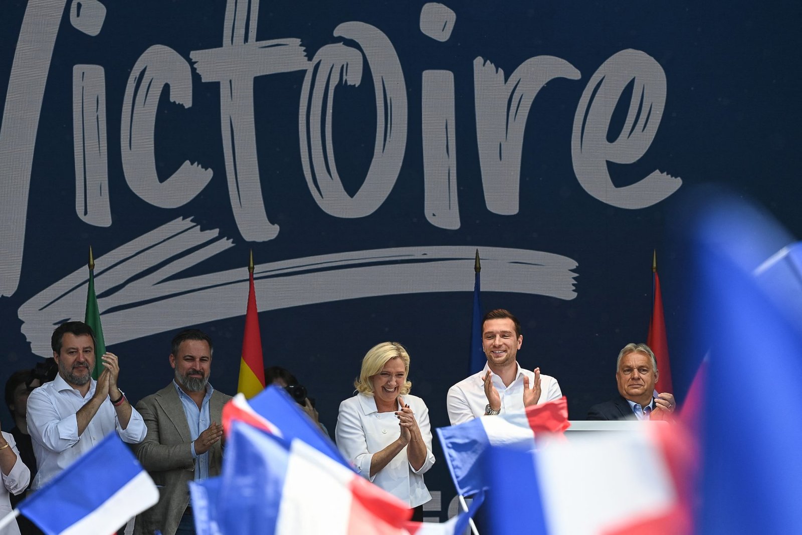 Orban and Le Pen Launch Strong Criticism of the European Union at French Meeting
