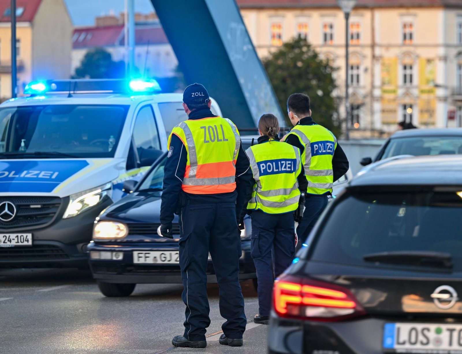 Refugee Aid Workers Call for EU Legal Action Against Berlin