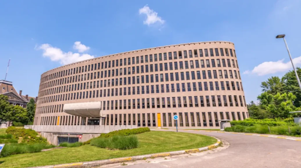 VUB to Open Ostend Campus in 2025 with Support from Mayor Crombez