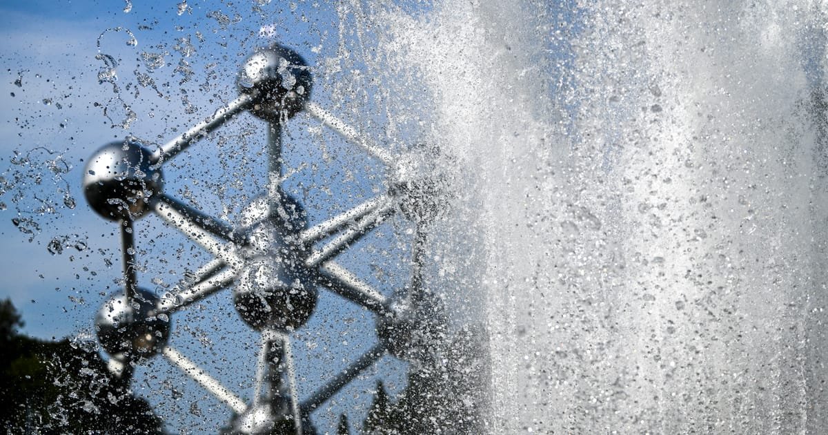 Brussels’ Atomium Closes Early Due to Overheated Spheres