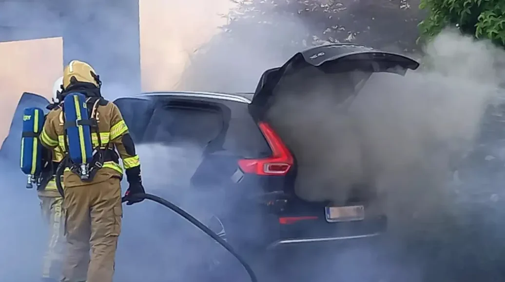 Denderbelle Utilizes Cobra System to Extinguish Hybrid Car Fire