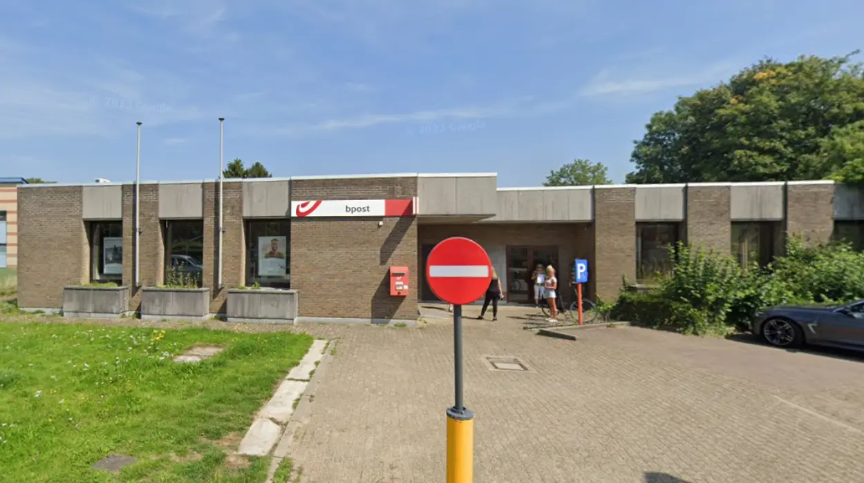 Diepenbeek: 21 Flats by Dethier to Replace Old Post Office