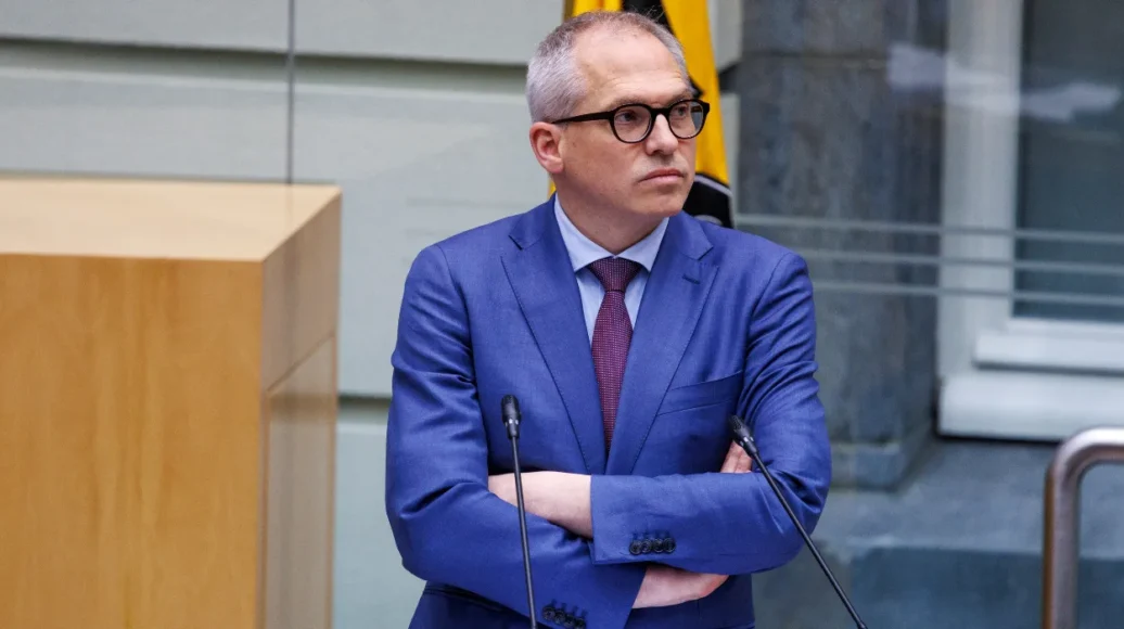 Diependaele Commits to Stricter Arms Checks Following Court Criticism