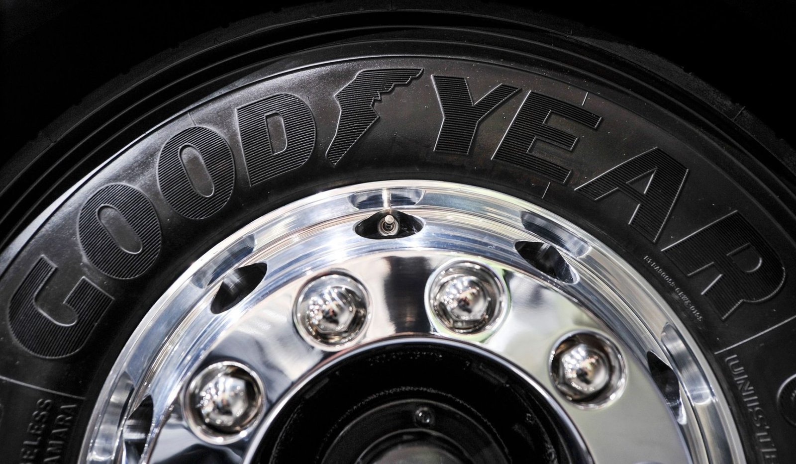 EU aid for laid-off workers from German tire factories