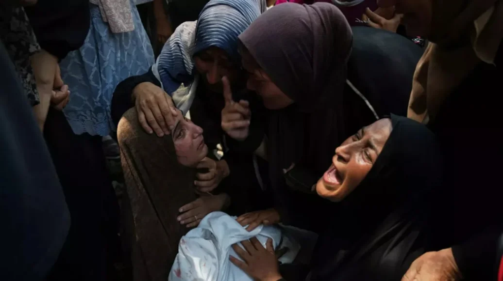 Israeli Strikes Result in 25 Palestinian Deaths Near Zikim Border