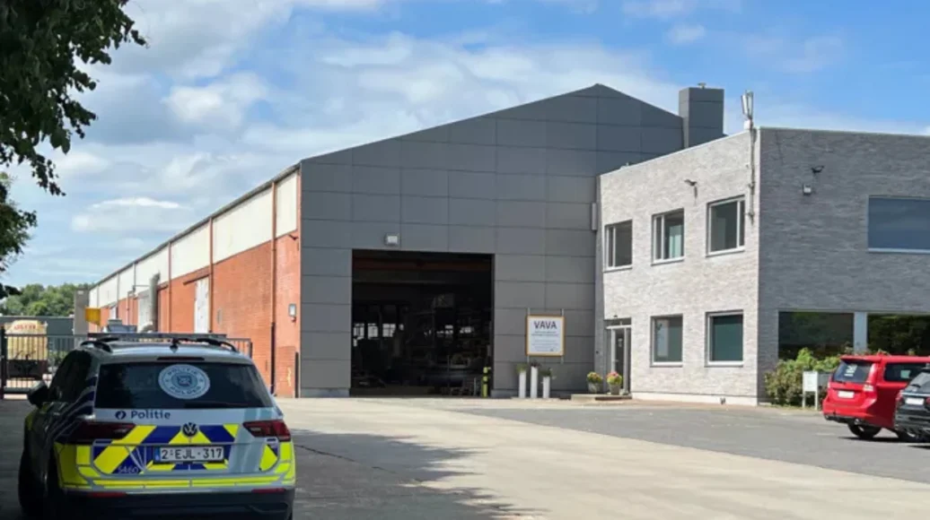 Man Falls into Silo at Metal Company in Kortemark