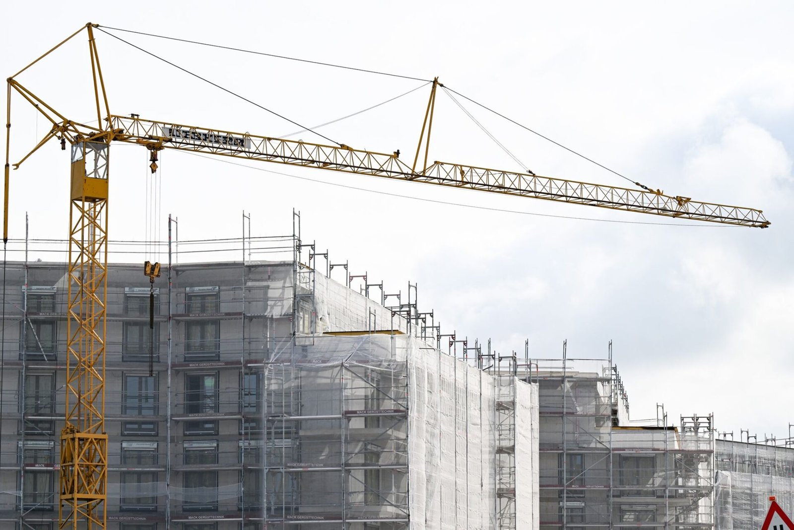 MF: EU-USA Agreement Expected to Reduce Czech GDP Growth by 0.2 Points This Year
