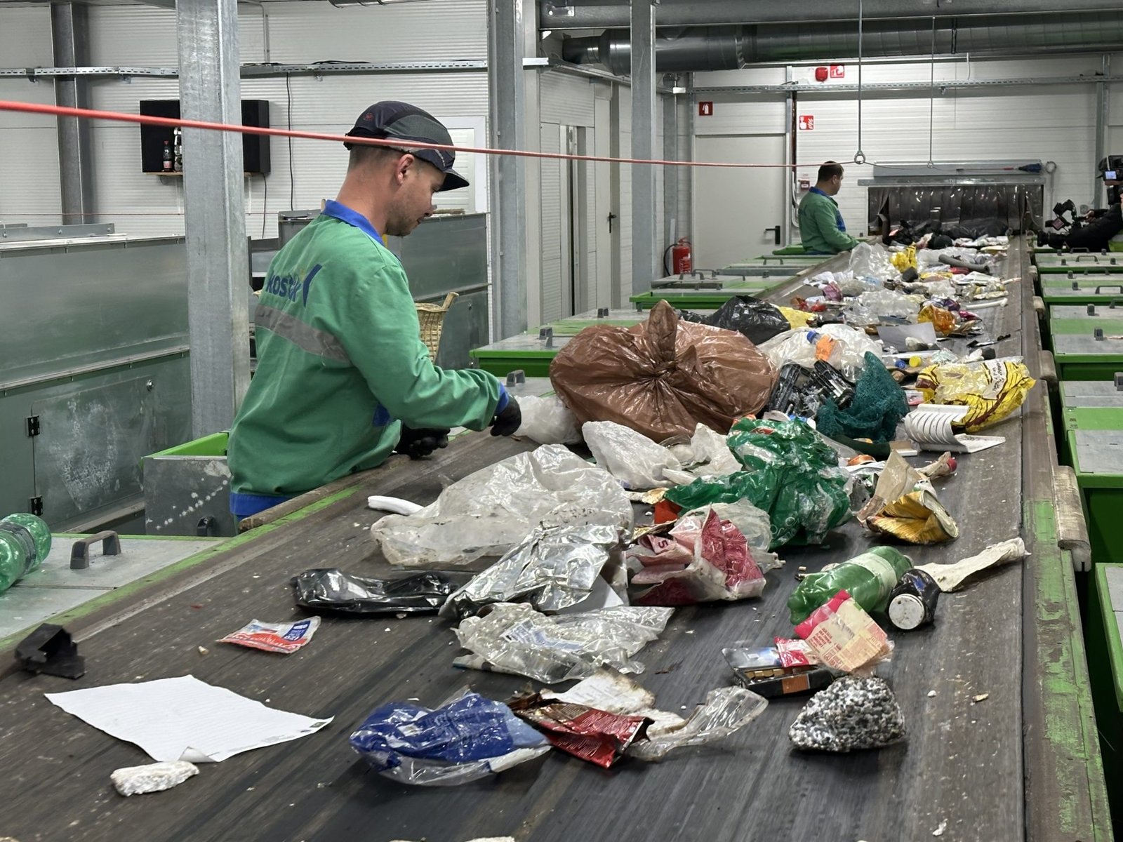 Slovenia Excels in Waste Management but Lags in Habitat Preservation Compared to Brussels