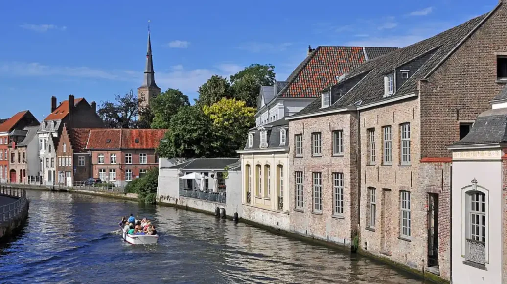 Bruges Shields Swans from Blue-Green Algae, Led by Alderman Demon