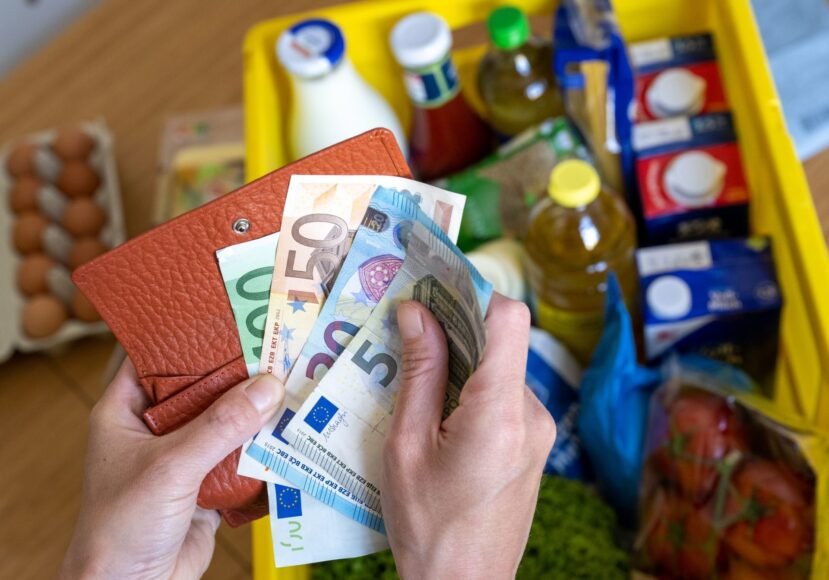 Eurozone Inflation Stabilizes Near Target