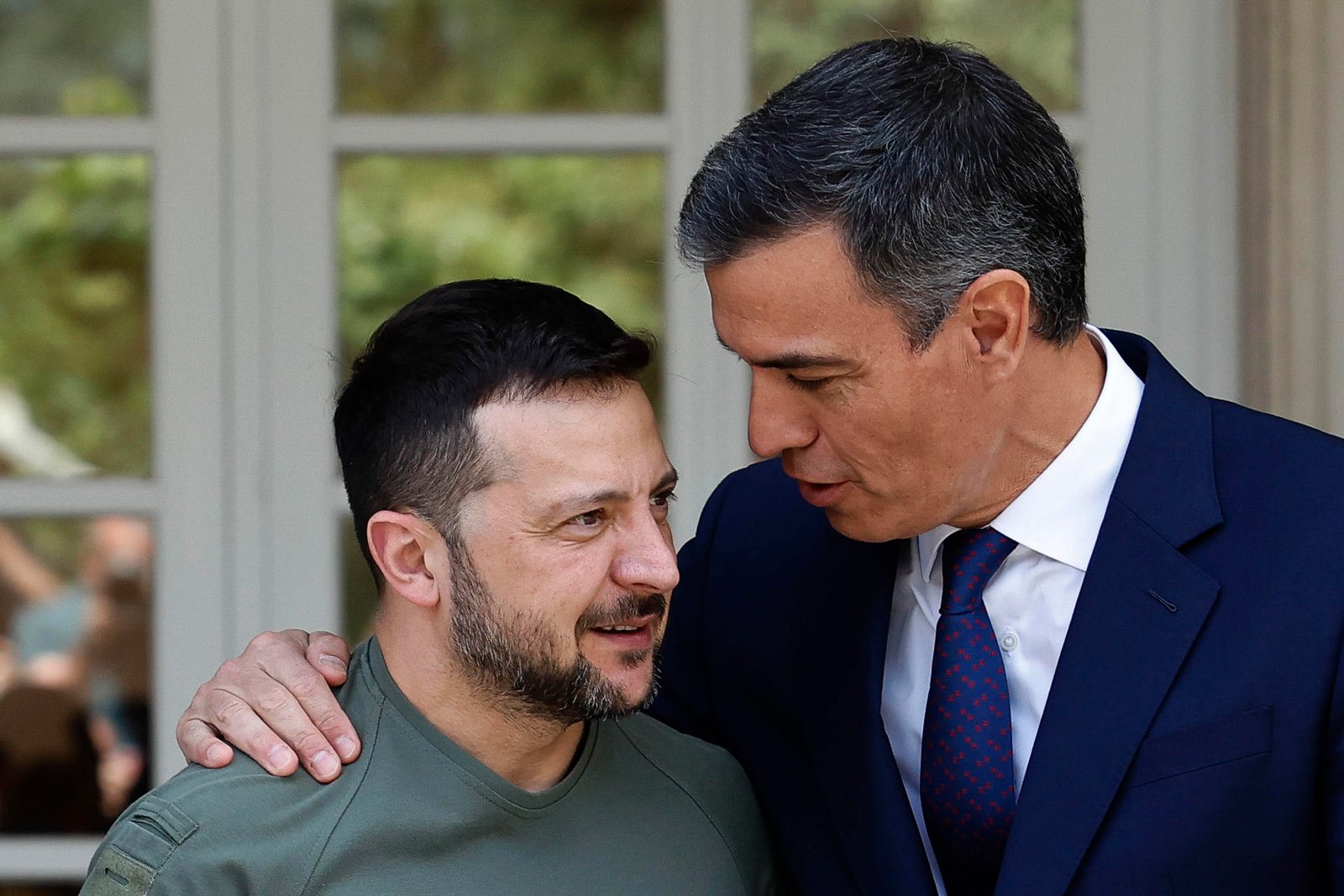 Sánchez emphasizes that the priority in Ukraine is achieving a just and lasting peace and security.