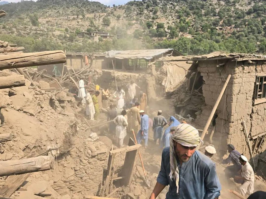Afghanistan Earthquake: Aid Teams Struggle to Reach Survivors