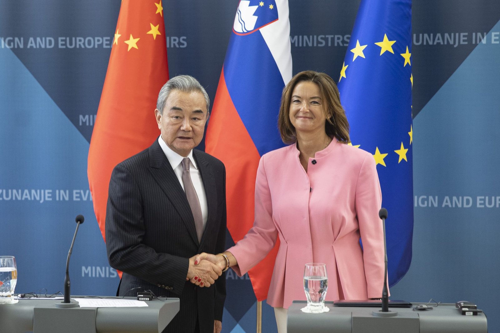 China and Slovenia’s Foreign Ministers Discuss EU-China Relations