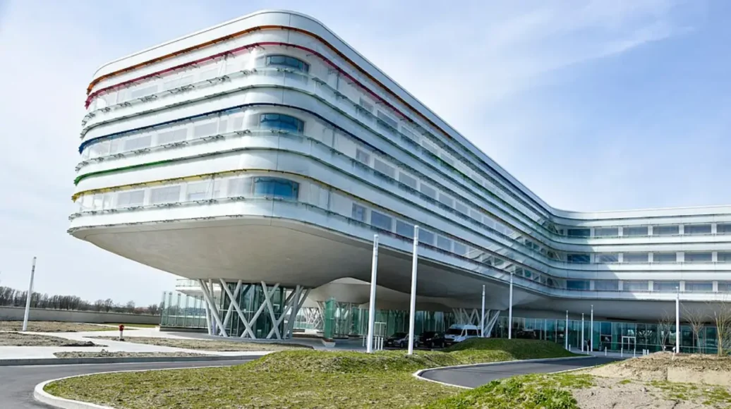 Doctor Suspended at AZ Zeno Knokke-Heist Over 9-Year-Old Jewish Girl