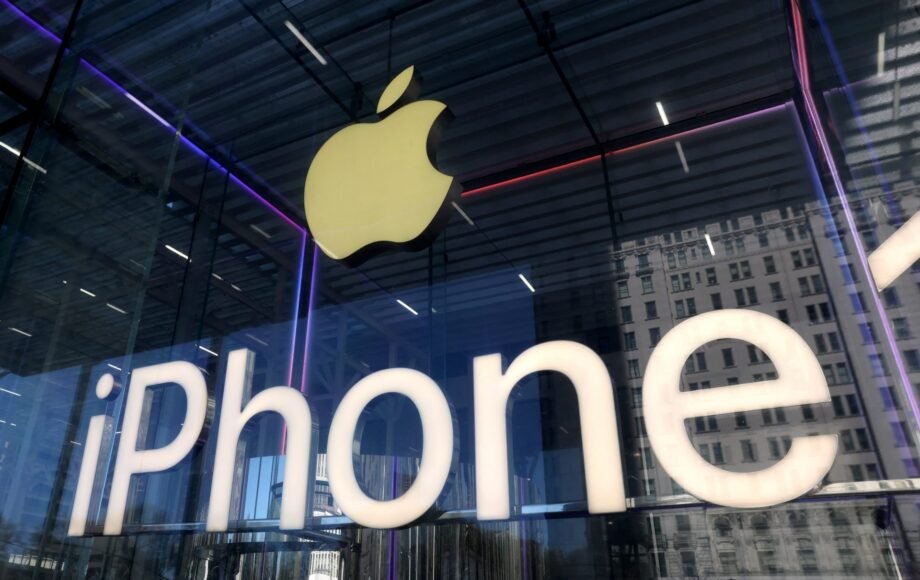EU defends its leading digital legislation in response to Apple’s criticism.