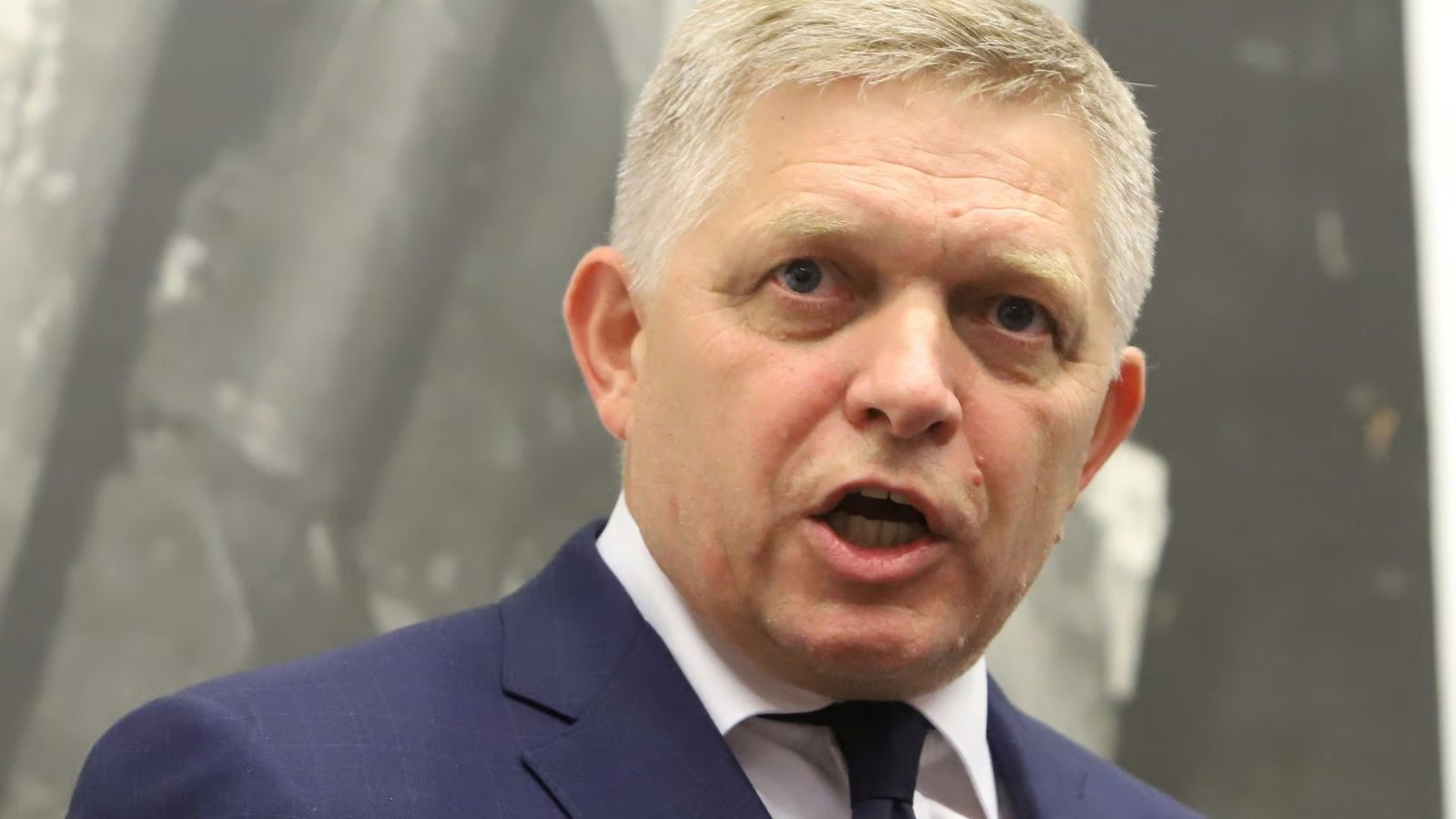 Fico Updates EU Leaders on China Visit, Plans Meeting with Zelensky After Returning from Beijing