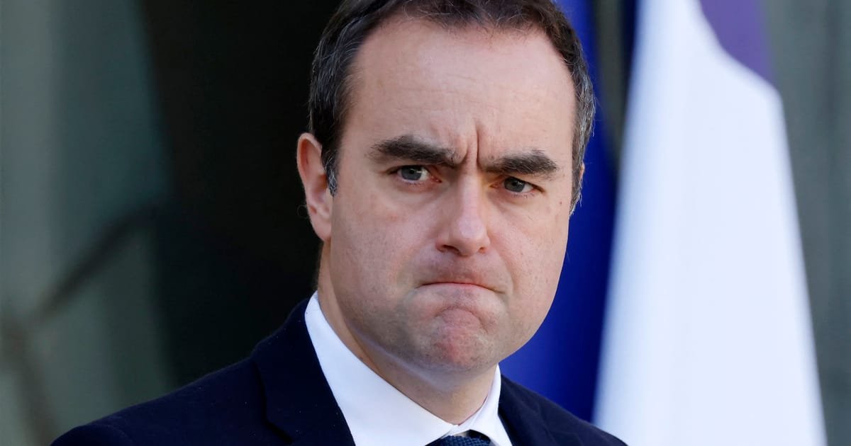 France’s Credit Rating Downgraded by Fitch Amid Political Turmoil
