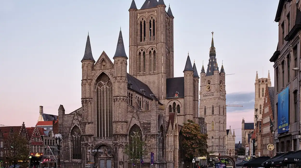 Ghent Council to Debate School Farm Reductions and Free Toilet Measures