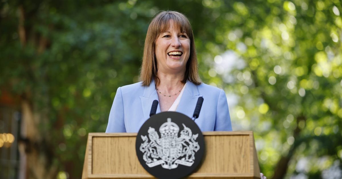 Reeves of UK Schedules Budget for Late November