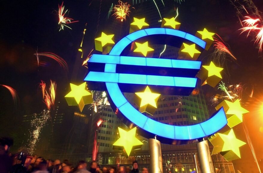 CVVM: Two-Thirds of Czech Citizens Oppose Euro Adoption