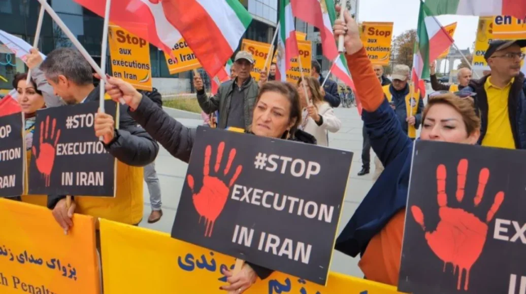 Iranian Regime Losing Control: Ghezel Hesar Prison Resistance Forces Withdraw on Executions
