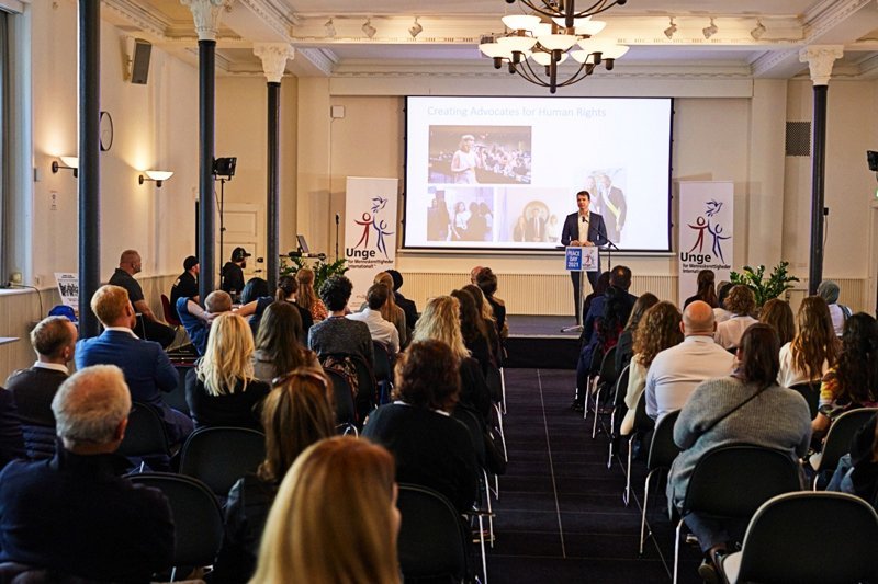 Scientologists Promote the Universal Declaration of Human Rights Throughout Europe