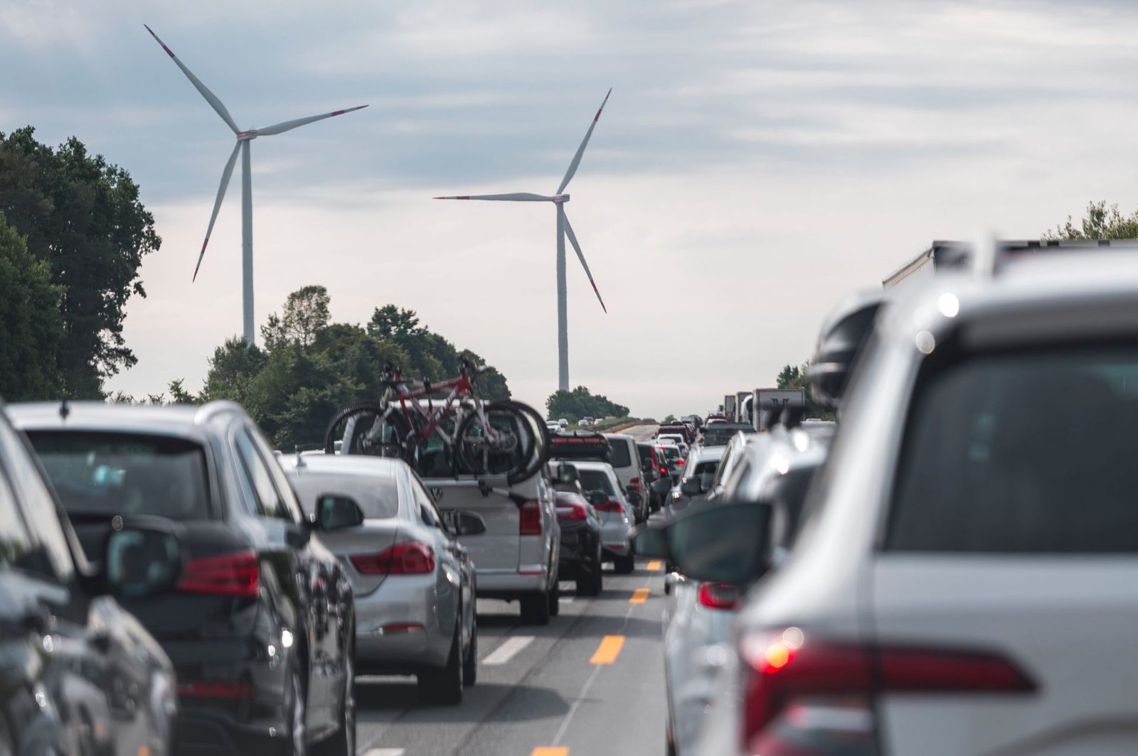Spain and France Advocate for Comprehensive Ban on Combustion Engines