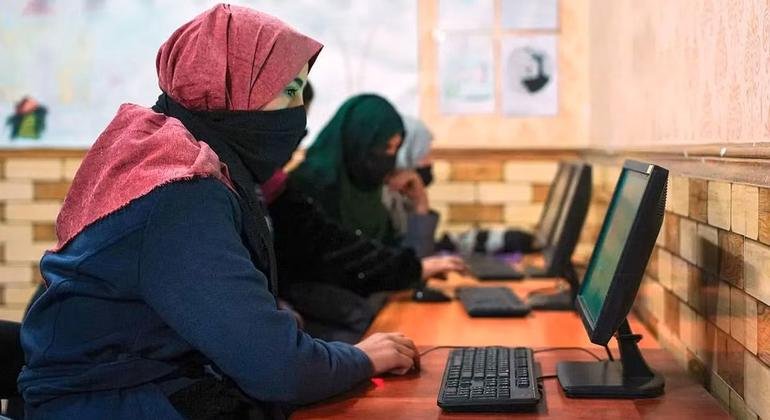 The Impact of Afghan Women and Girls Disconnecting from the Digital World