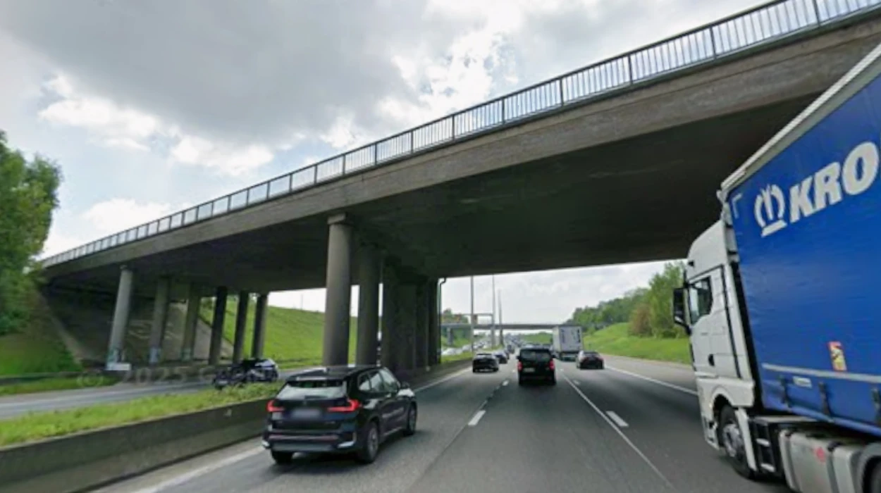 Traffic Slows on E40 in Dilbeek Due to Roadworks and K3 Concert