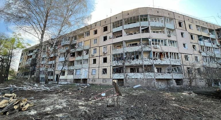 Ukrainian Civilians Endure Casualties Amid Renewed Attacks