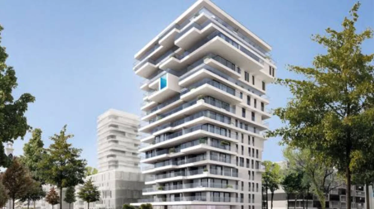 Versluys Addresses Protests Against Oosteroever Towers in Ostend