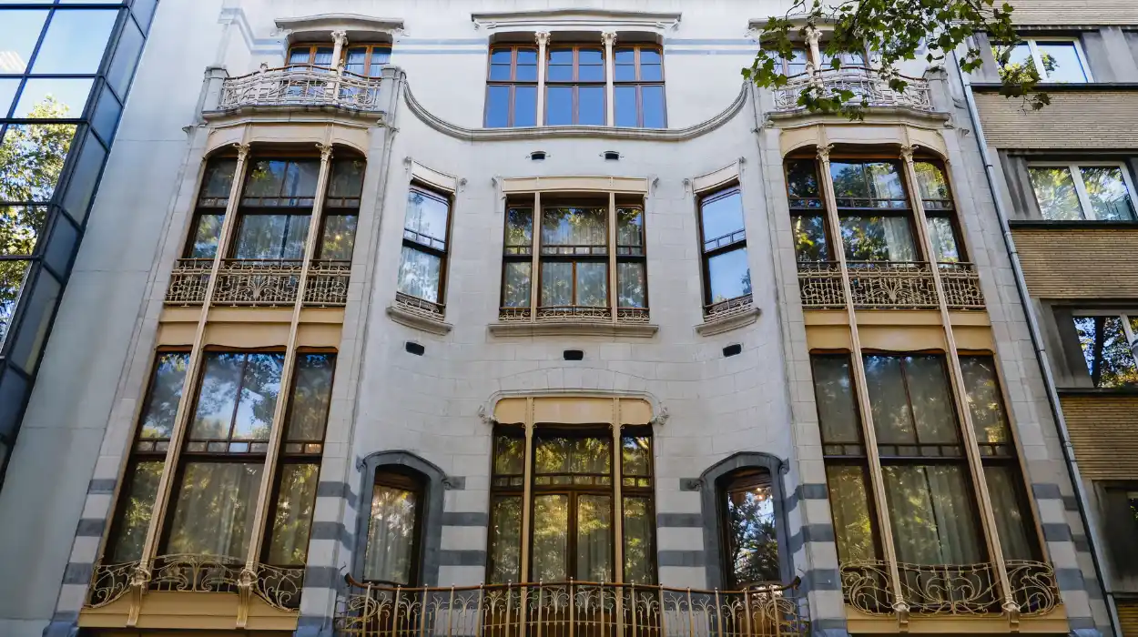 Bruges Arentshof Façade Restored with €6k Grant by Mathis Goderis