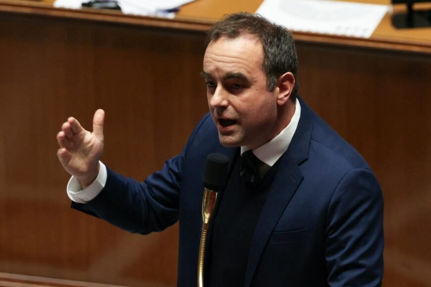 Brussels approves France’s measures to lower its deficit