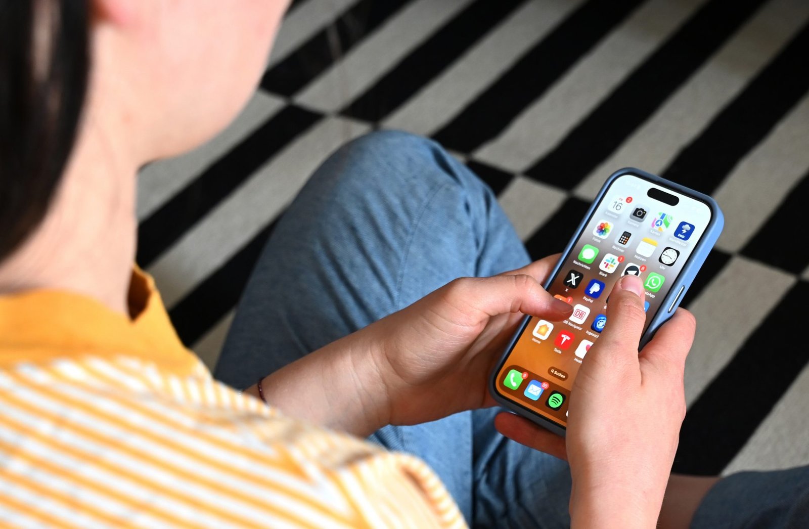 Proposal: Age Limit of 16 Years for Social Media