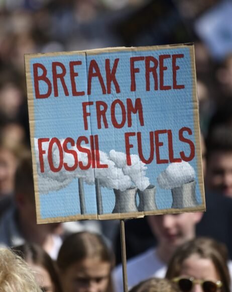 Sustainable Finance: Brussels Aims to Omit Fossil Fuels from ‘Green’ Funds