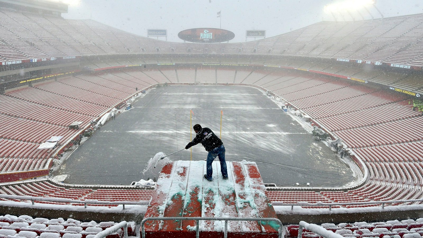 Christmas Night: Is Travis Kelce’s Last Game at Arrowhead? Exclusive Insight