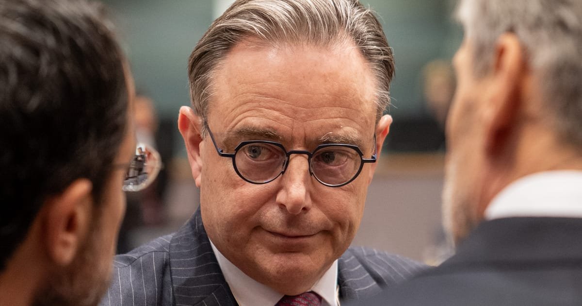 De Wever: EU’s Disgrace if Ukraine Funding Fails, Yet No to Using Russian Assets