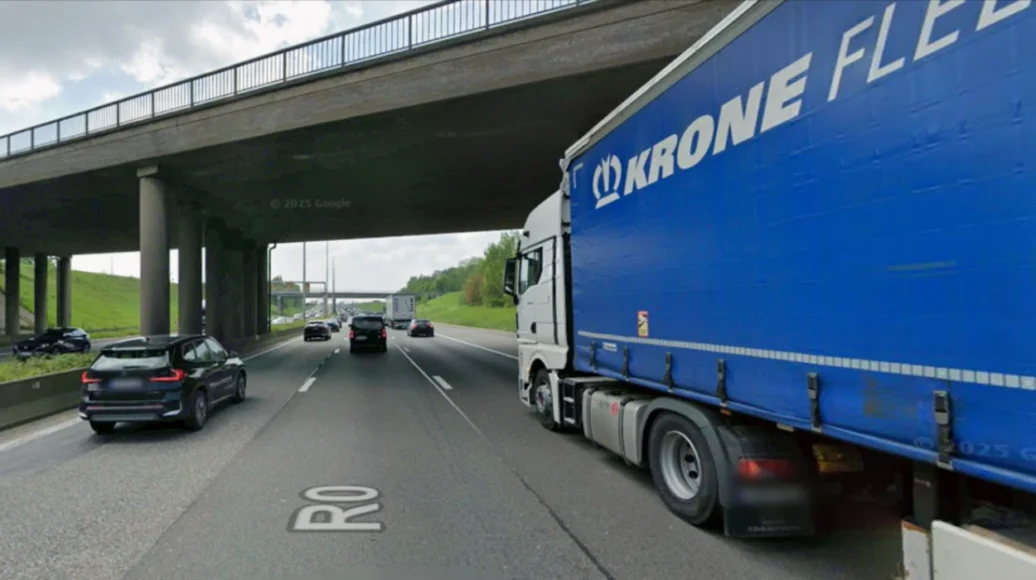 E40 in Zwijnaarde Closed Tonight for Traffic Booth Installation