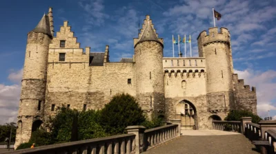 Exploring the Uniqueness of Belgium’s Constitution: Federalism, Rights, and Pluralism