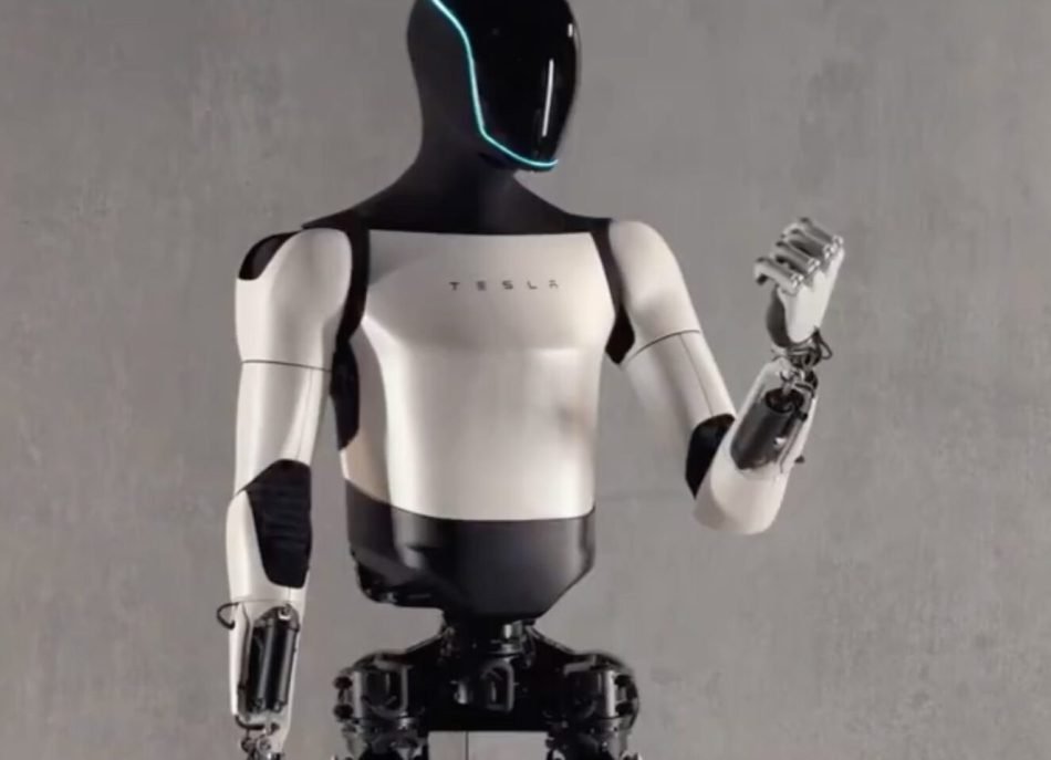 Optimus Robot Achieves Human-Like Running Mastery
