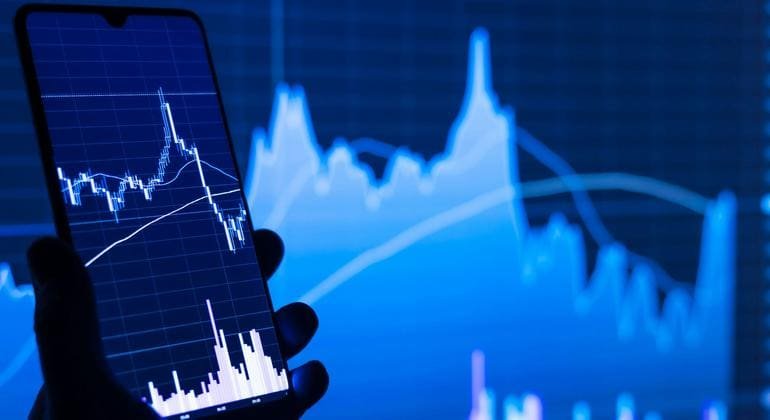 World News Summary: Global Economy ‘On the Brink’, Ending Slavery, Latin America Jobs Update