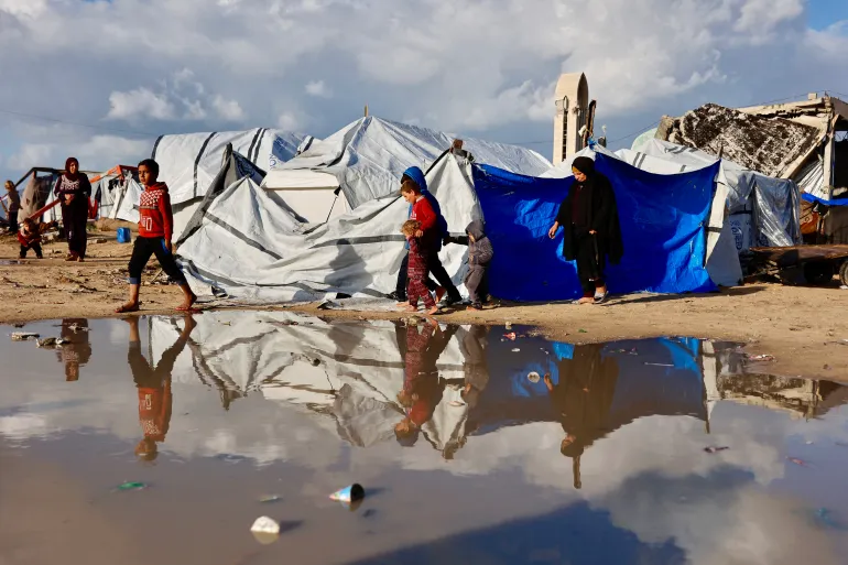 Cold Weather Worsens Winter Hardship for Gaza Civilians