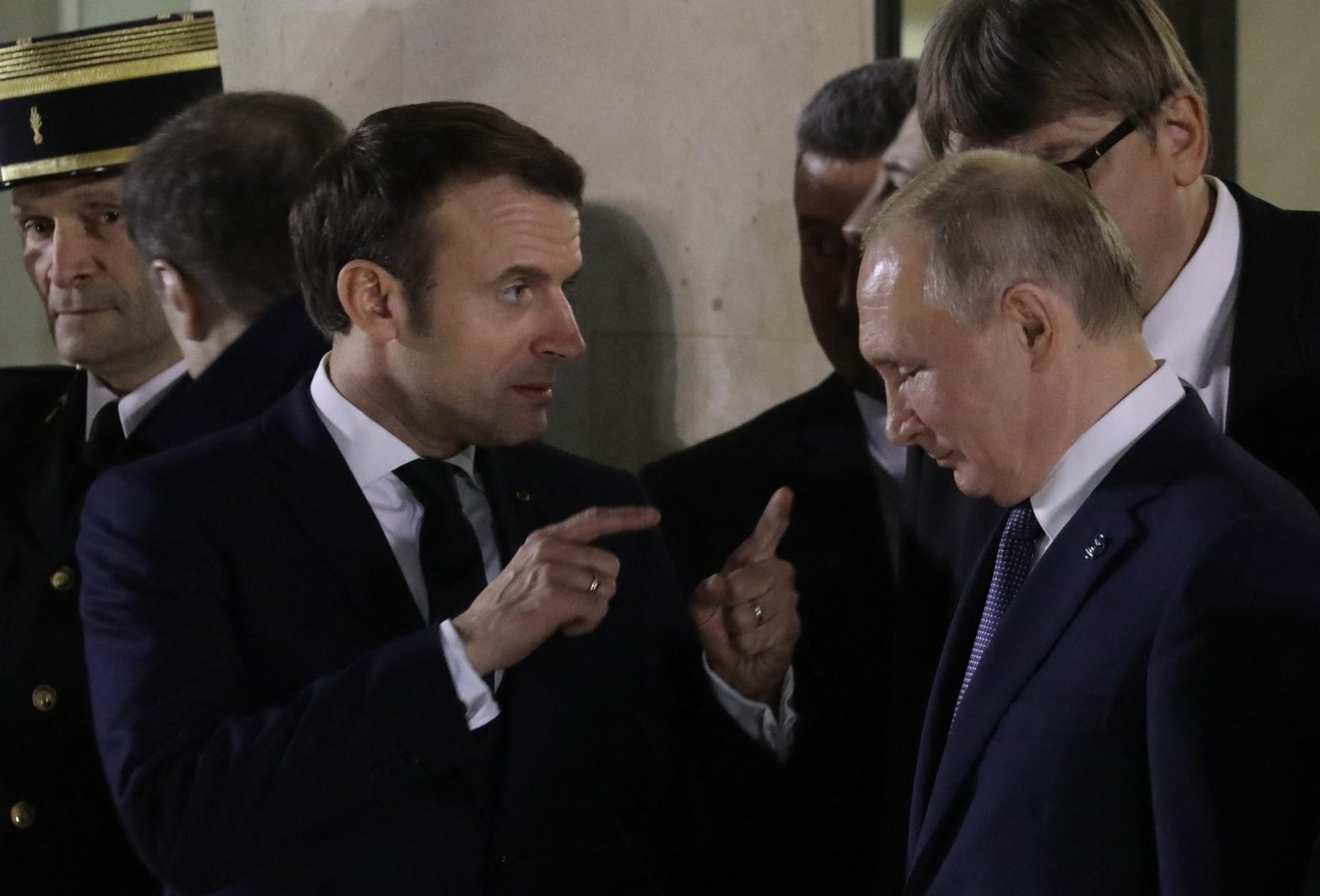 Dialogue with Putin? “We are not there yet,” says EU spokesperson.