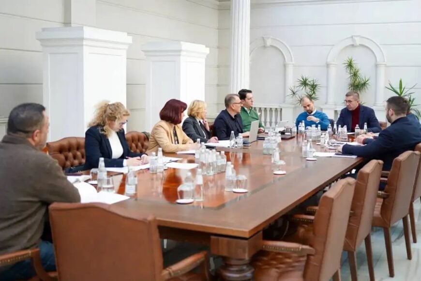 Government Meeting on Implementing the Reform Agenda