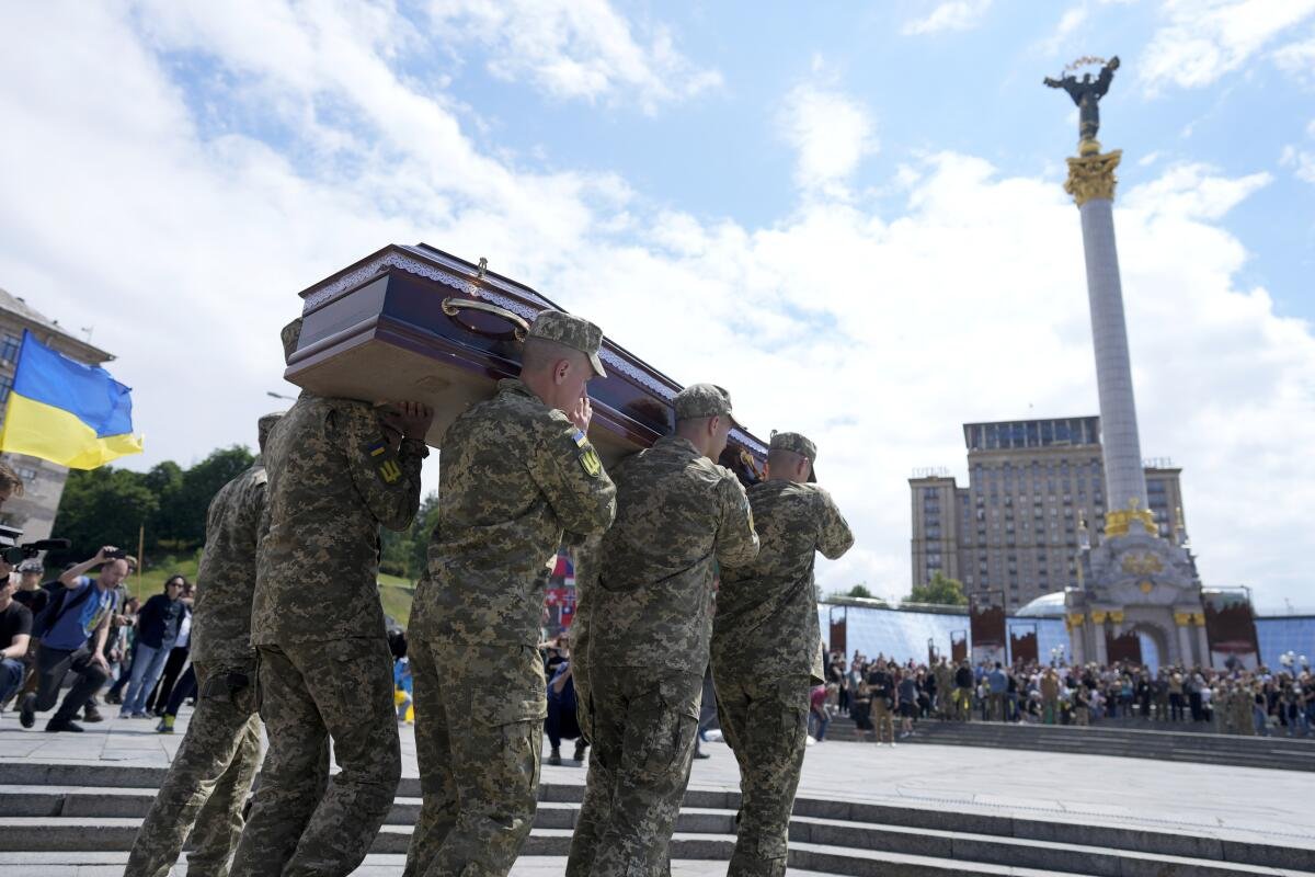 Deaths in Ukraine-Russia War Worsen Kyiv Crisis