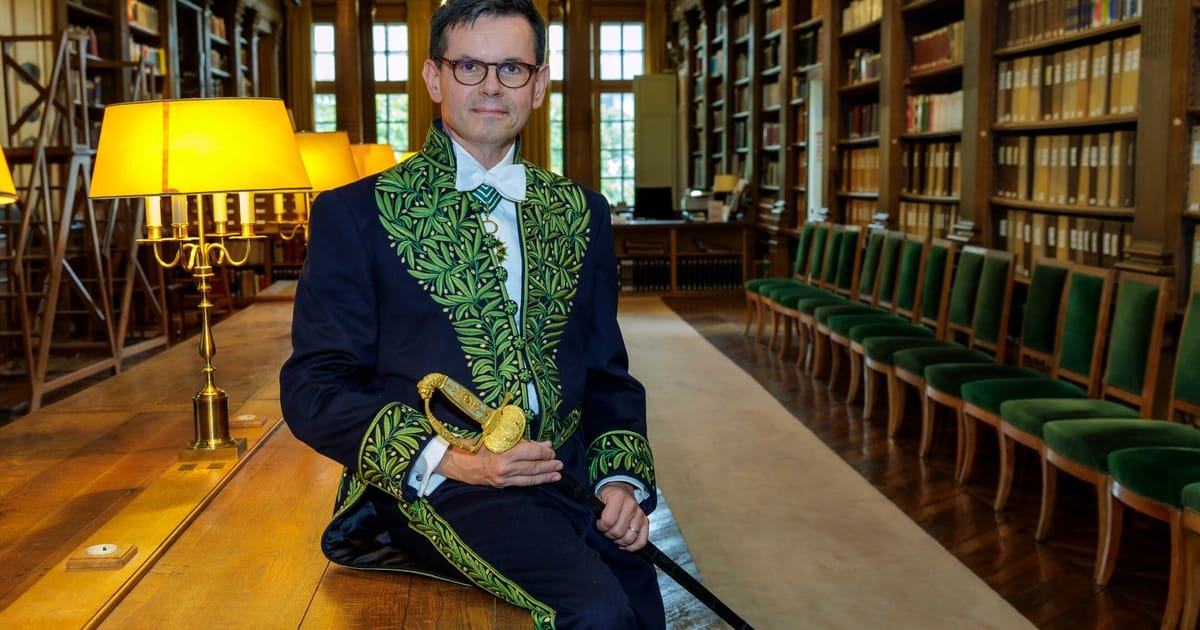 New Louvre President Appointed Following Spectacular Heist