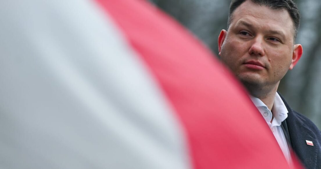 Poland’s Far Right Stages ‘Star Wars’ Merger to Avoid Deregistration Before 2027 Vote