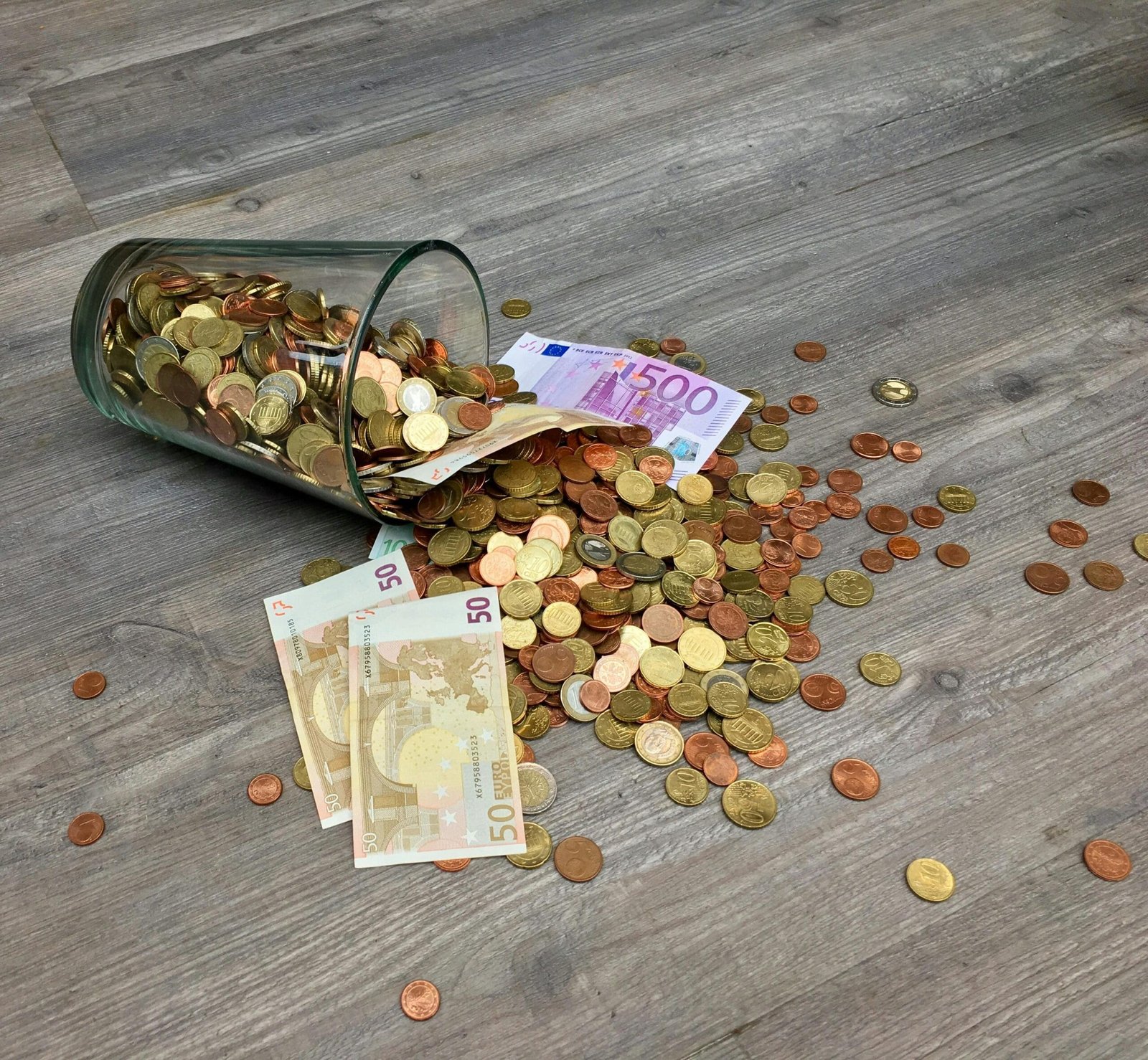 What is the average salary in Greece?