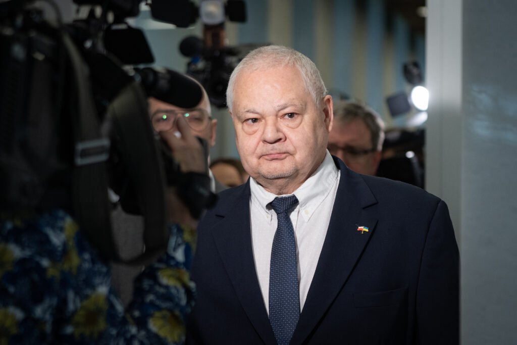 Polish President Seeks Alternatives to EU Defense Loans